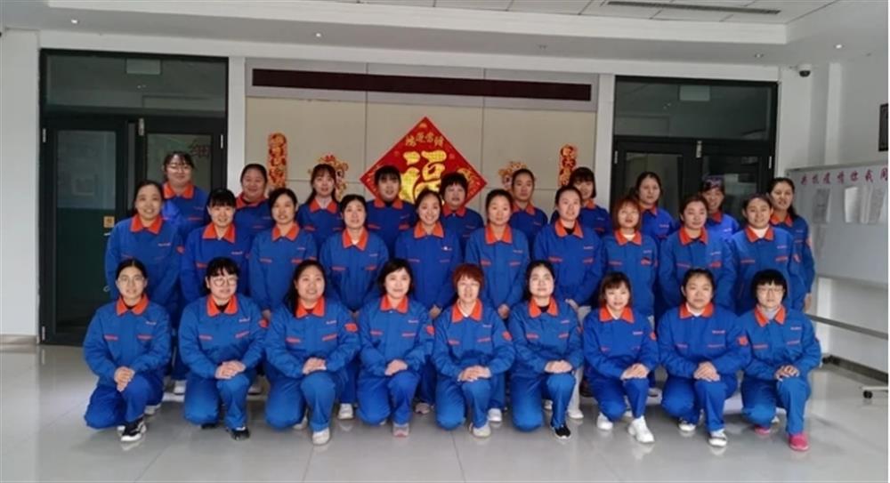 巾幗綻芳華！金鐘科技集團(tuán)精密儀器車(chē)間應(yīng)變計(jì)班：精密儀器生產(chǎn)線上的“解題人”